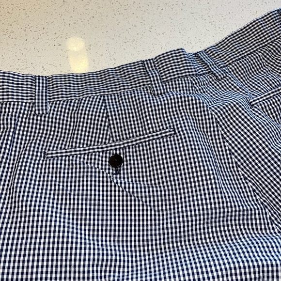 Banana Republic Men's checkered shorts - Picture 2 of 3